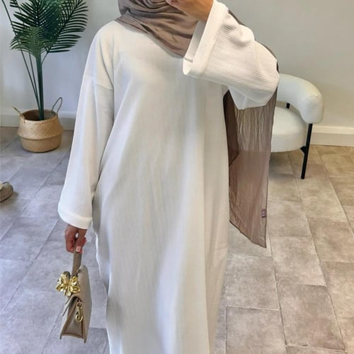 فستان طويل محتشم للشتاء – رداء نسائي فاخر ومريح
