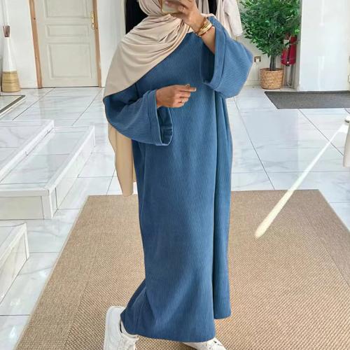 فستان طويل محتشم للشتاء – رداء نسائي فاخر ومريح