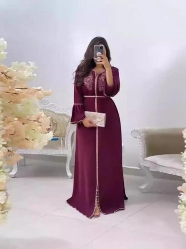 رداء محتشم للمناسبات – فستان طويل وإطلالة أنيقة لل...