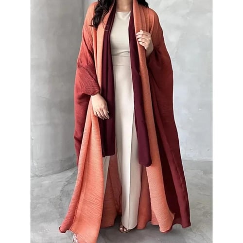 عبايه نسائية طويلة بأكمام خفاش ومعها وشاح