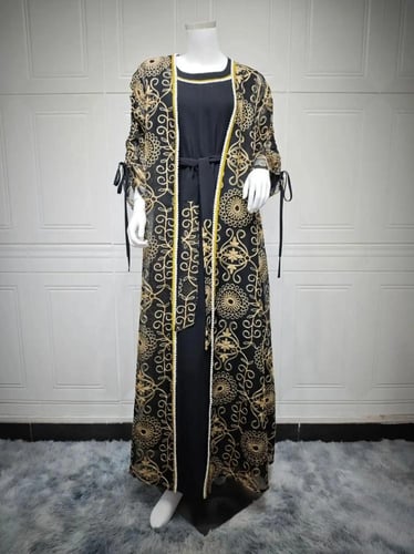 طقم عباية سماوي ملكي بحزام نعناعي ولمسات ذهبية