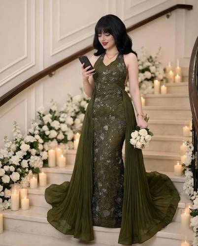 فستان سهرة زيتي ملكي بخرز وذيل بليسيه