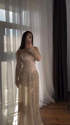 فستان سهرة شامبين كورسيه بتطريز هندسي فاخر