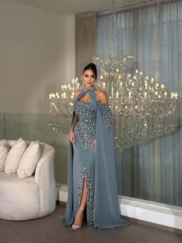 فستان سهرة براق بتطريز يدوي كامل بتصميم كاب أنيق
