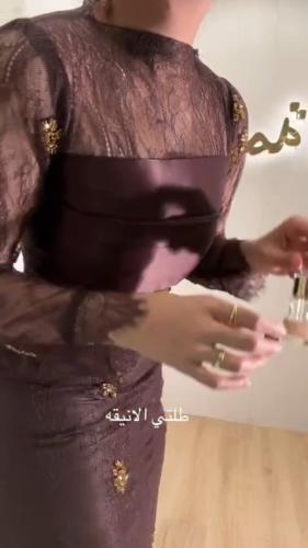 فستان سهرة طويل من الدانتيل الفاخر بلون بني كلاسيك...