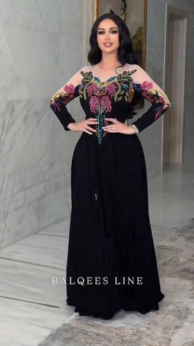 فستان بلقيس الأسود الفاخر بتطريز ملكي ملون