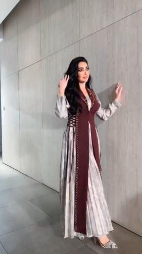 فستان سهرة نسائي طويل بتطريز يدوي فاخر بتصميم بارب...