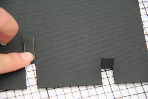 وحدة اسرتي لغتي اول ابتدائي تصميم بارز