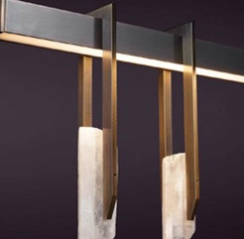 ثريا مودرن بتصميم مستطيل ذهبي.