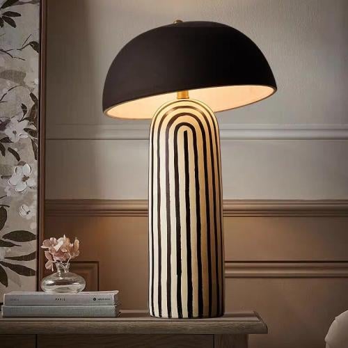 انارة طاولة تخطيط اللون الأسود