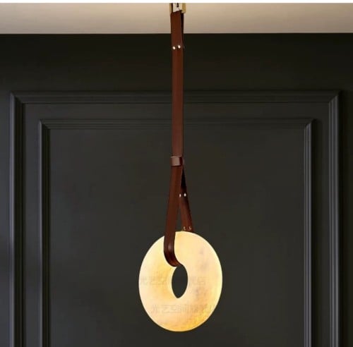 معلقة رخامية بجلد فاخر.