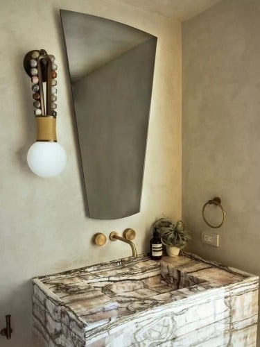 جدارية متدلية