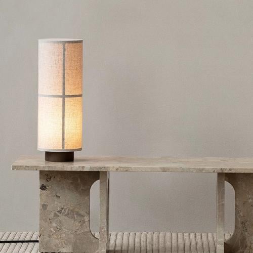 انارة ارضيه بقاعدة خشبية