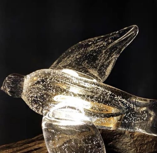 جدارية جذع العصافير الكريستالية