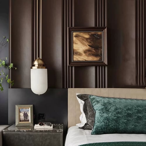 إضاءة معلّقة بتصميم عصري فاخر