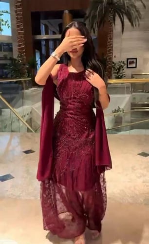 فستان باسلة