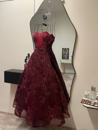 فستان اسماء