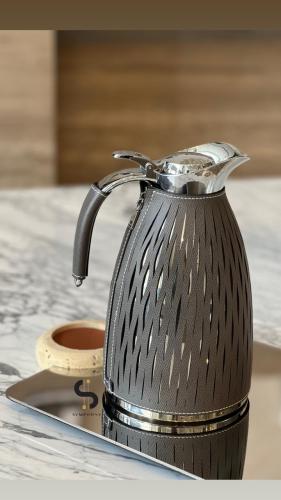 ترمس شاي رمادي صغير 1.5 لتر