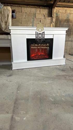 مكتبة خشبيه بتصميم مربع مودرن