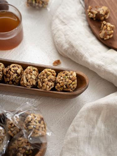 كرات المكسرات بالطحينيه