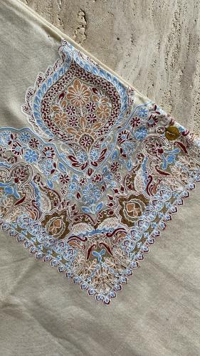 A shawl of jam