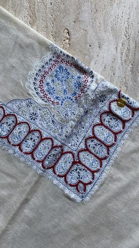 Empty scarf