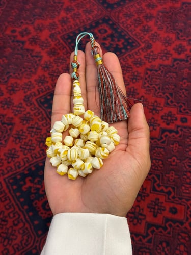 A black agate prayer bead string, Gumer honey
