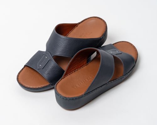 Natural leather shoe in gray color