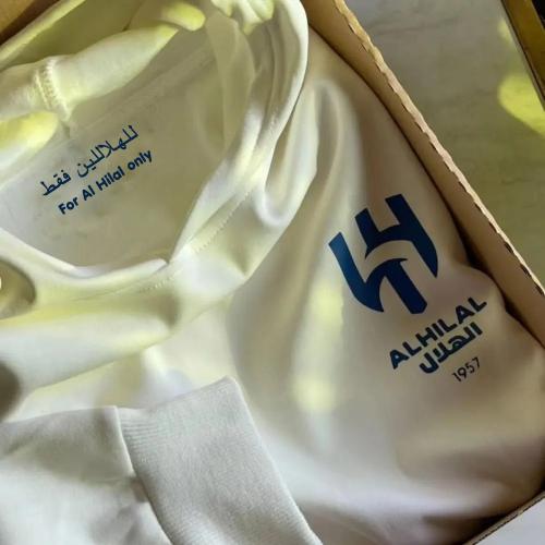 بلوفر الهلال مع عبارة للهلاليين فقط