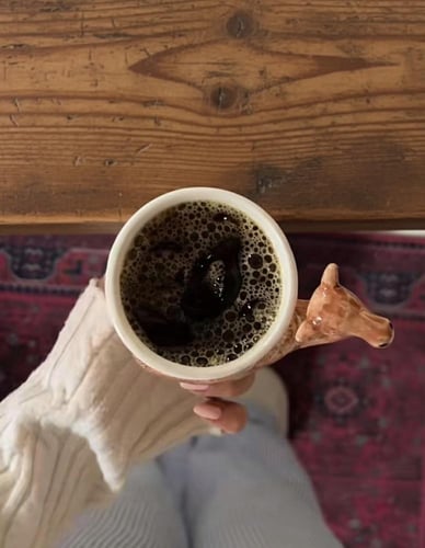 كوب قهوة الجمل كبير