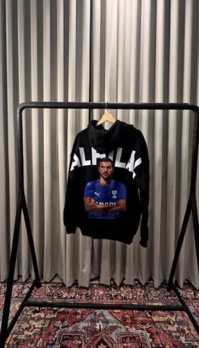 بلوفر الهلال ثيو هيرناديز