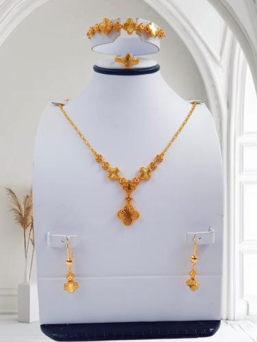 طقم تصميم فان كليف مطلي ذهب مطابق لذهب عيار 21