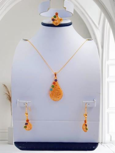 طقم مطلي ذهب مطابق لذهب عيار 21