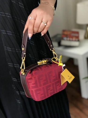 شنطة فاخرة فندي