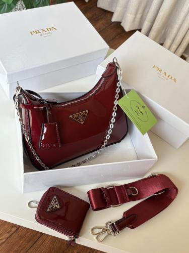 شنطة فاخرة برادا