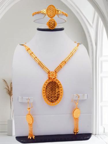 عقد الهبه المميز في تصميه تصميم فخم مطليه ذهب عيار...