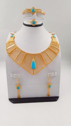 طقم المميز في تصميه تصميم فخم مطليه ذهب عيار 21