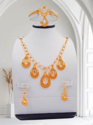 عقد الهبه المميز في تصميه تصميم فخم مطليه ذهب عيار...