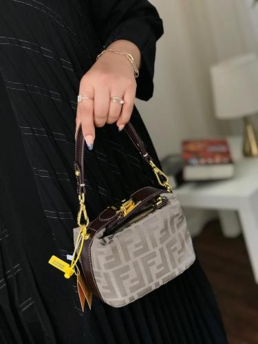 شنطة فاخرة فندي