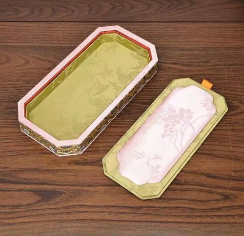 Jewelry box Empty