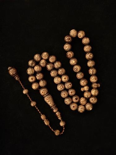 سبحة من خشب الكافور