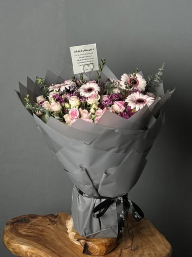 بوكيه ورد طبيعي وردي