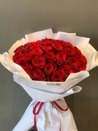 بوكية ورد طبيعي احمر