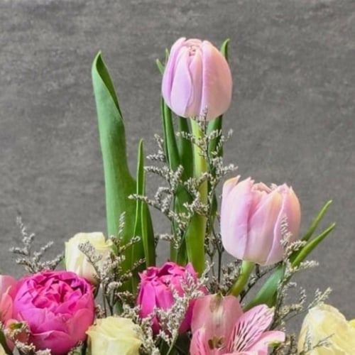 فازه ورد طبيعي هولندي-تنسيق فازة ورد