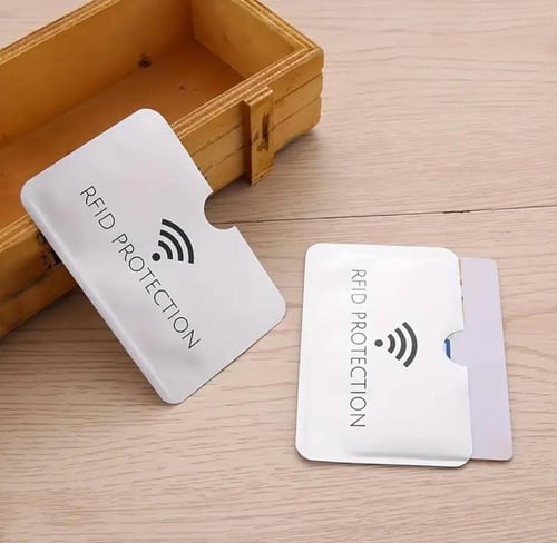 حافظة حماية البطاقات البنكية من السرقة لون أبيض