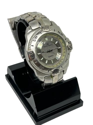 ساعة - Charles Sernard