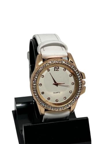 ساعة Gemstone Bezel