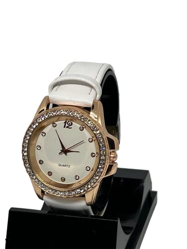 ساعة Gemstone Bezel