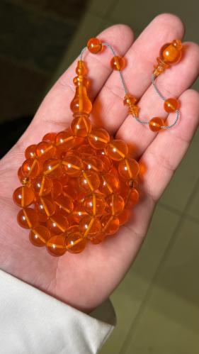 كاست برتقالي