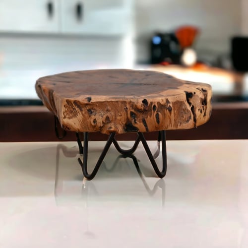 حامل خشبي طبيعي مع أرجل معدنية لعرض الكعك والزهور...